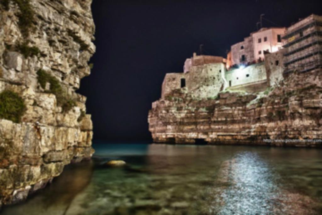 The Loft Polignano Apartment โปลีญาโนอามาเร ภายนอก รูปภาพ